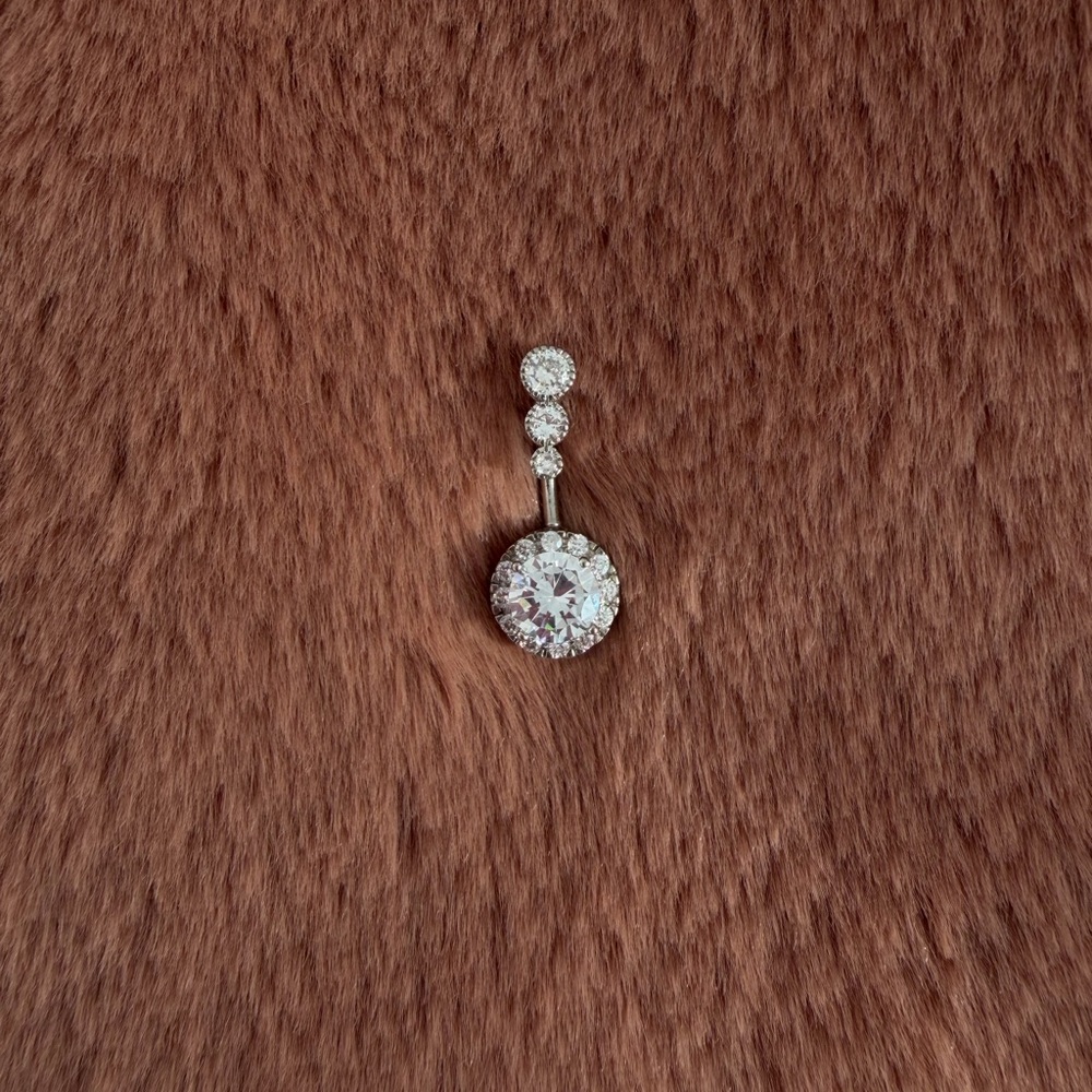 🤍 multi rhinestone belly ring 🤍